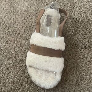 Tan Koolaburra UGG sandal slippers women’s size 8